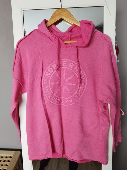 Bluza z wytłoczona gwiazdą