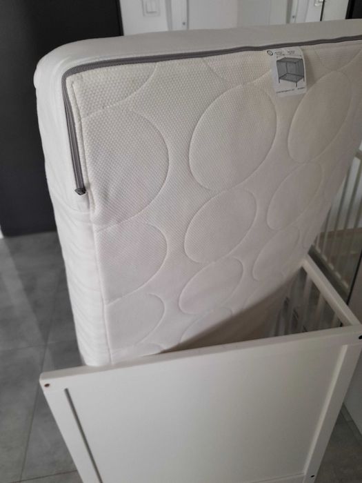 Łóżeczko z materacem Ikea