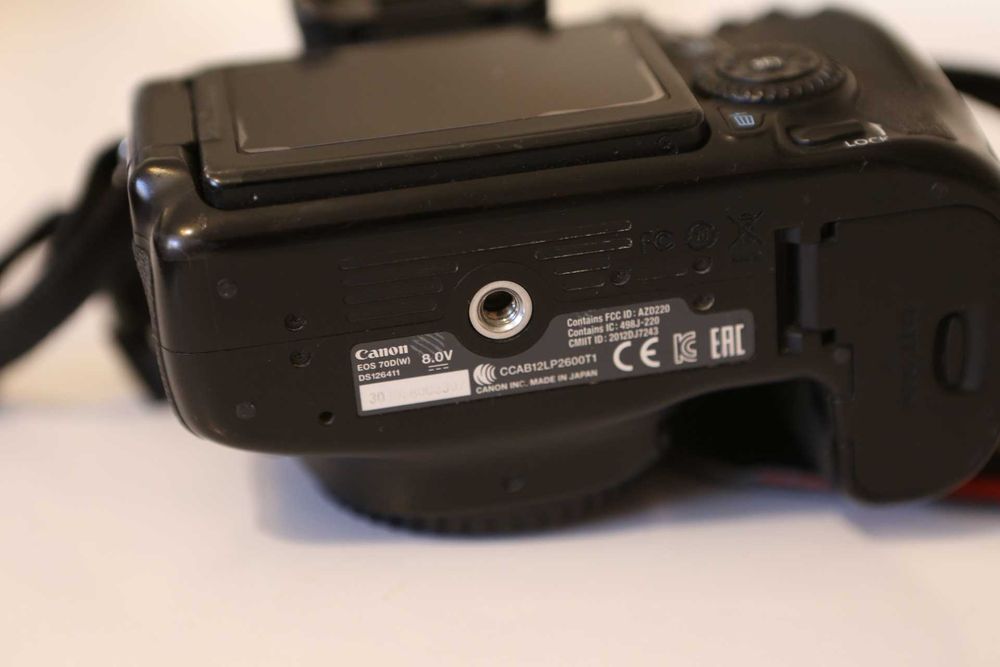 Canon EOS 70D  гарний стан