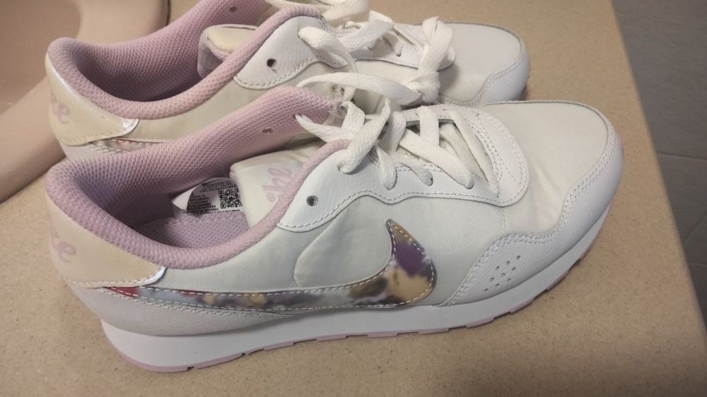 Sapatilhas Nike novas