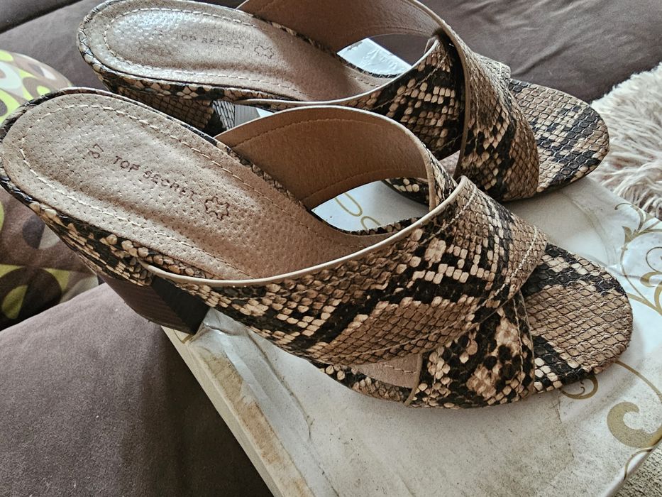 Klapki Top Secret ze skóry