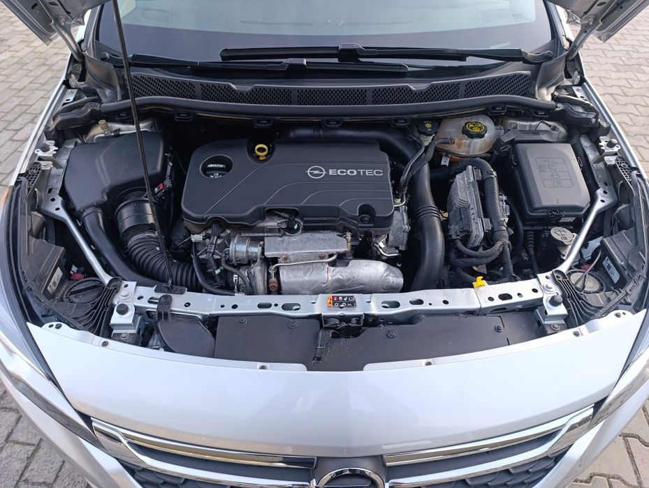 Опель Астра К 1.4 турбо