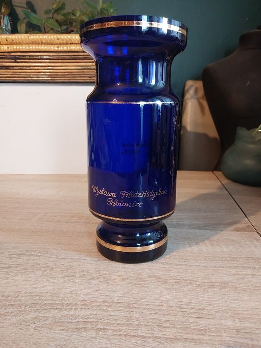 Kolekcjonerski wazon kobaltowym PRL- 75 Rocznica Rewolucji 1905 r