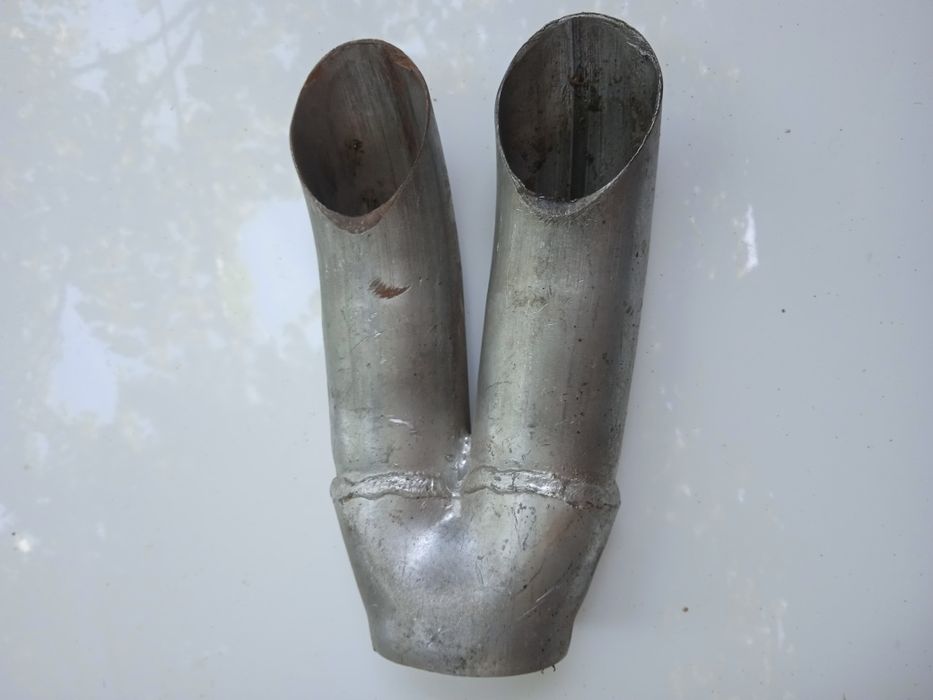 Выхлопная труба  раздвоение.