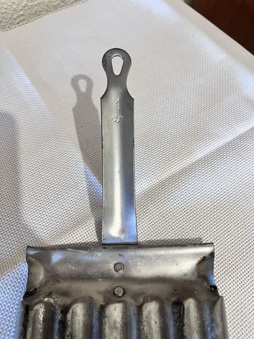 Small Metal Grill446739116385249282