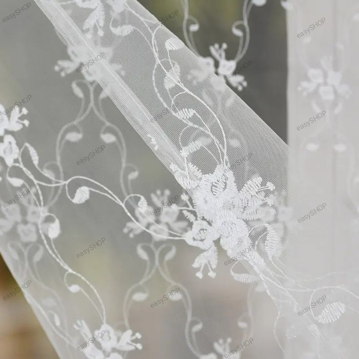 Firana z markizety 250x400 w haftowane kwiaty