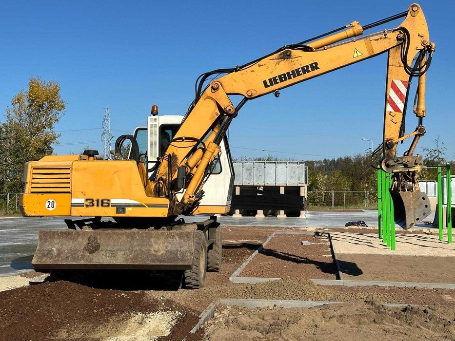 Usługi minikoparką 2,7t , koparko-ładowarka, koparka, ładowarka