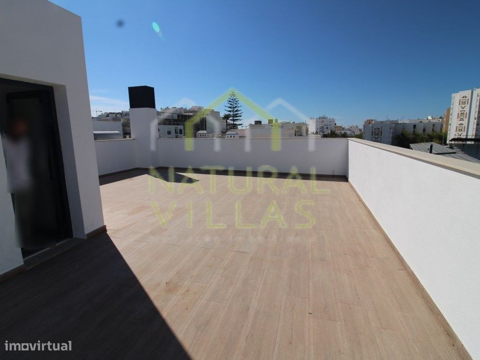 Penthouse T2 Nova com Terraço Privativo e Vista Panorâmica em Faro