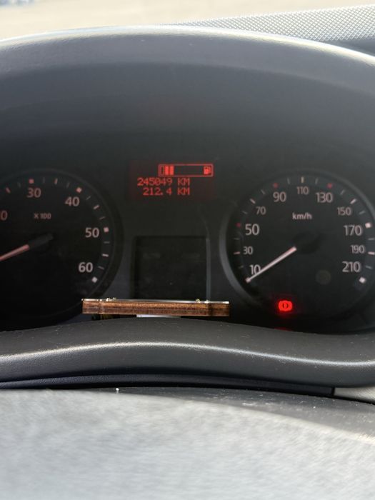 Продам Рено трафик 2012