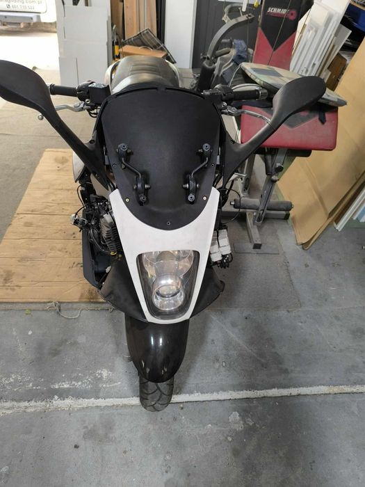 Gilera gp 800 czesci siedzenie plastik felga nóżka  tarcza laga zacisk