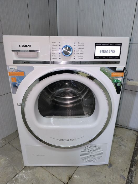 Сушильна машина Siemens iQ890 WT48Y780