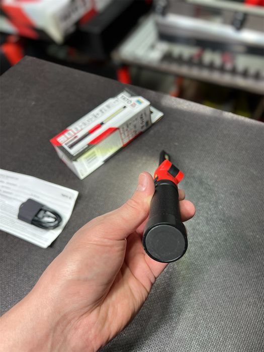 Фонарь светодиодный для мастерской и СТО Yato - 800 Лм