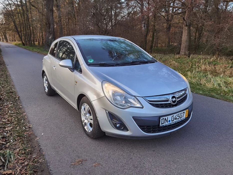 Opel Corsa 1.2 16v Satellite Corsa D Lift 2011r