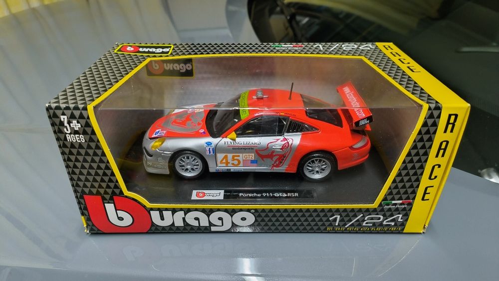 Bburago Porsche 911 GT3 RSR - 1:24 Burago