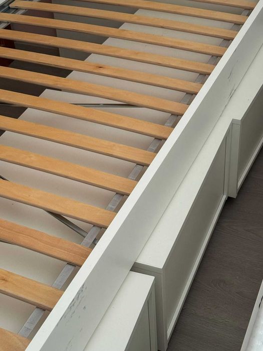 Camas individuais IKEA + Caixas de arrumação