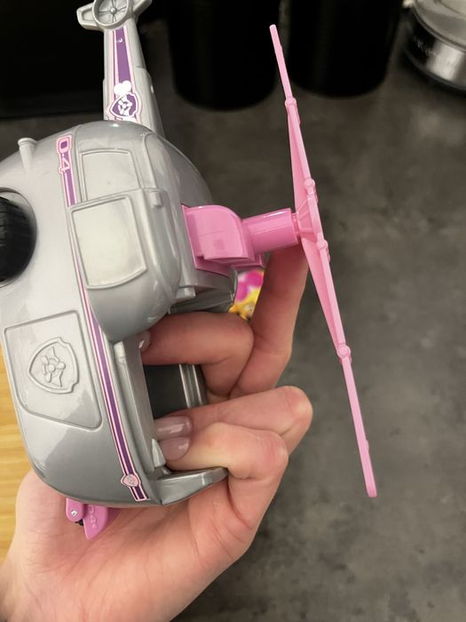 Psi patrol skye figurka z pojazdem