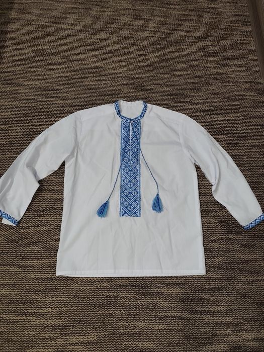 Продам вишиванку на 6-7 років в ідеальному стані