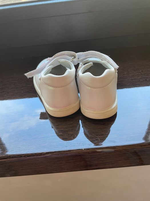 Продам туфельки для дівчинки