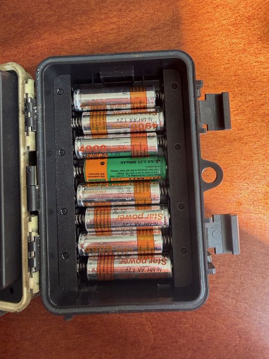 Fotopułapka REDLEAF RF06 z kompletem akumulatorów i karta pamięci 32gb
