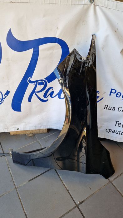 Guarda lamas  esq mercedes Cla 2015