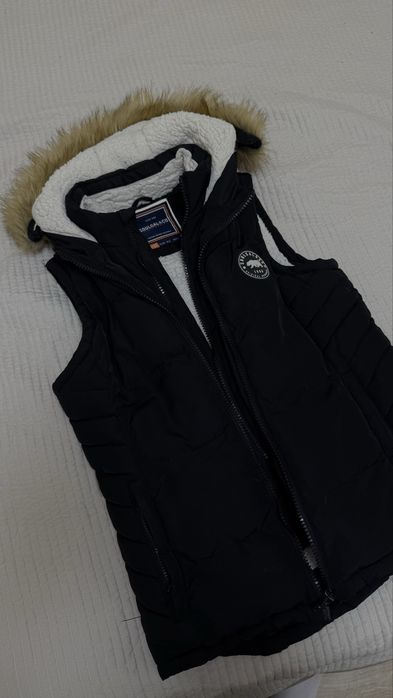 Жилетка  Жіноча Soulcal чорна M/L Куртка