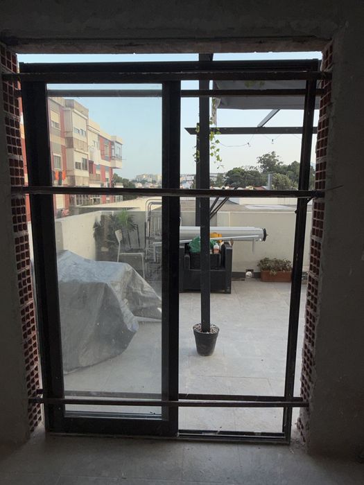 Vendo 1  janelas em PVC 200x140  e 3 janelas de 100x140