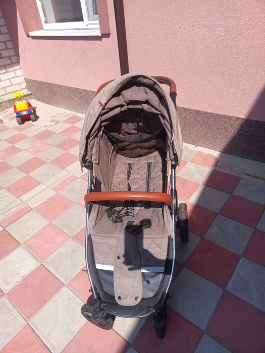 Дитяча коляска прогулочна
