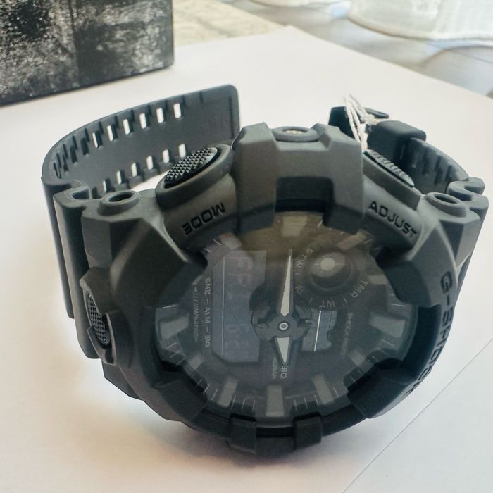 Продам оригінальний Casio G-Shock GA-700UC-8ACR