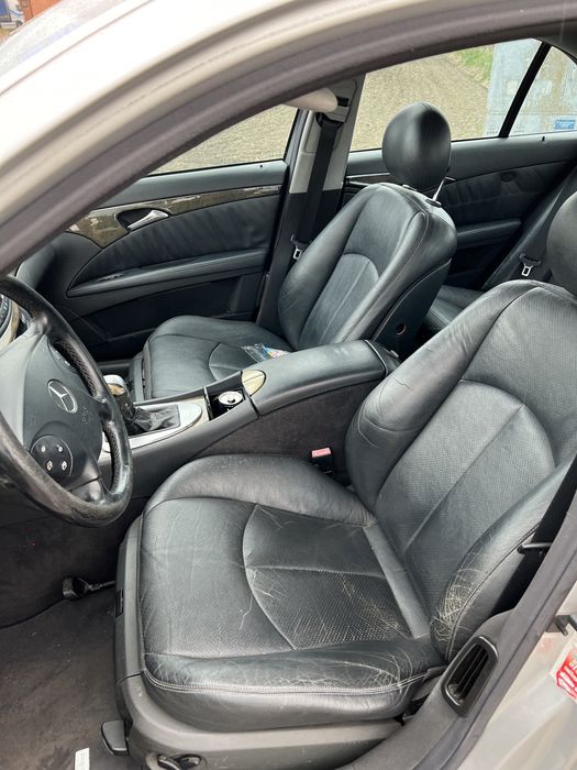 Częsci Mercedes benz w211 2,7 cdi manual cały na części. Kod lak 744