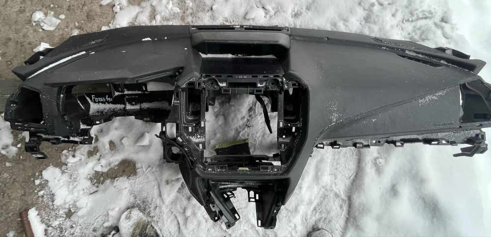 Торпеда с air bag Subaru Forester 19-24 SK. Целая. С дефектом.