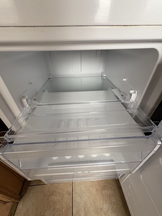 Lodowka indesit czarna no frost