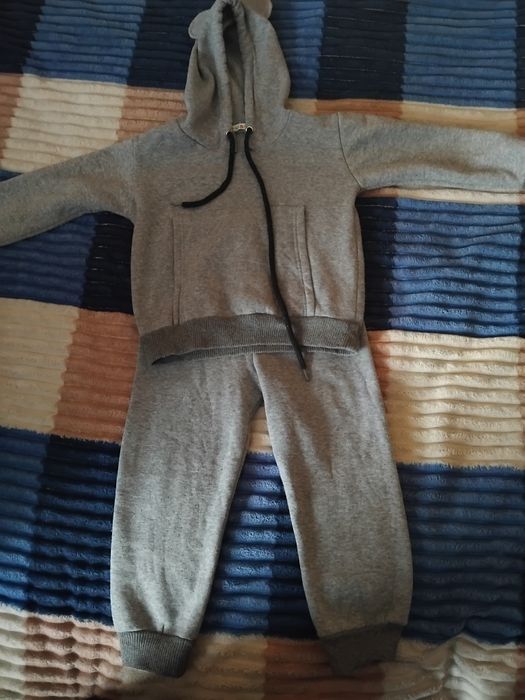 Продам костюм на флісі
