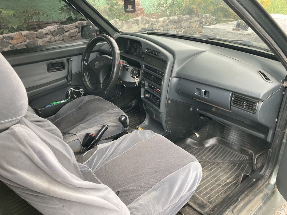 автомобіль в гарному стані,