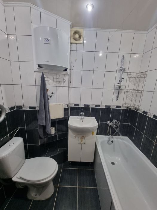 Продам видову велику 1 ком. Квартиру в центрі Хортицького району