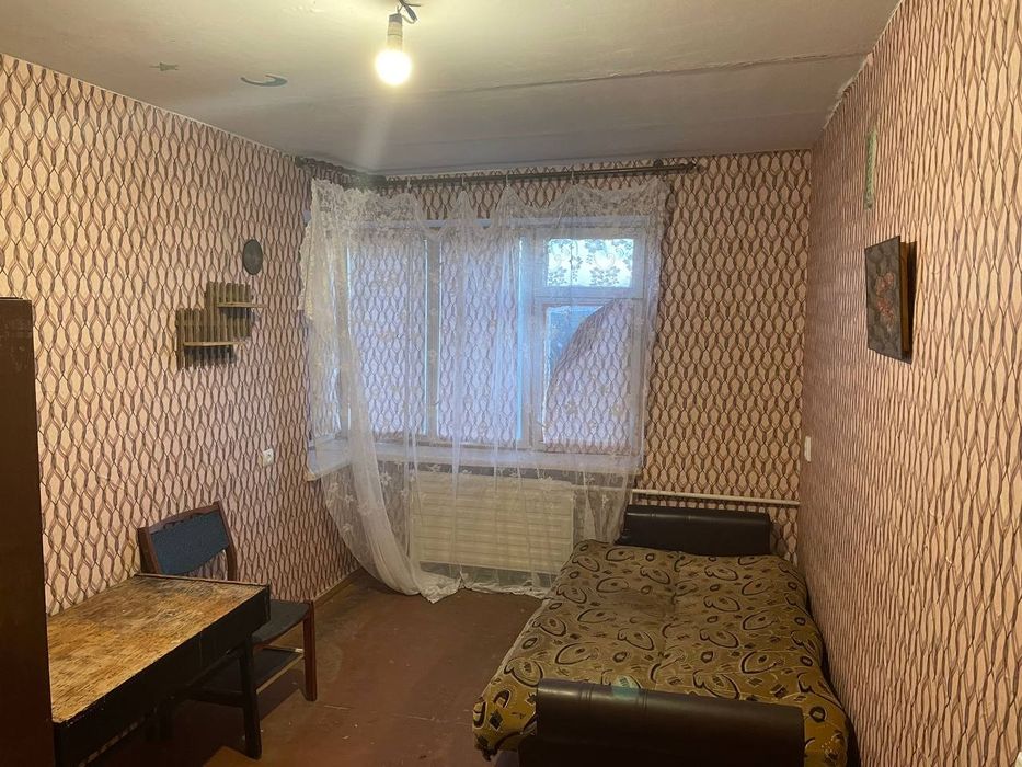 Продаж просторої кімнати в гуртожитку