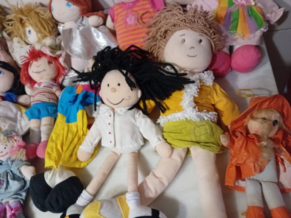 Conjunto de 15 Bonecas em Pano/Peluche