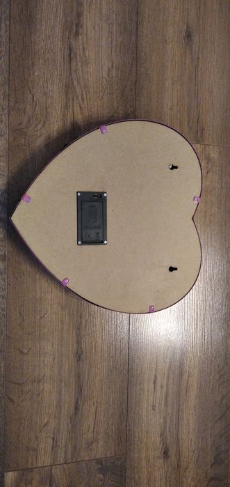 Lustro w kształcie serca do zawieszenia