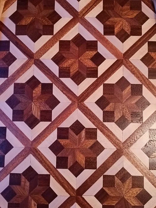 Эксклюзивный подарок шикарный поднос из экзотических пород дерева.