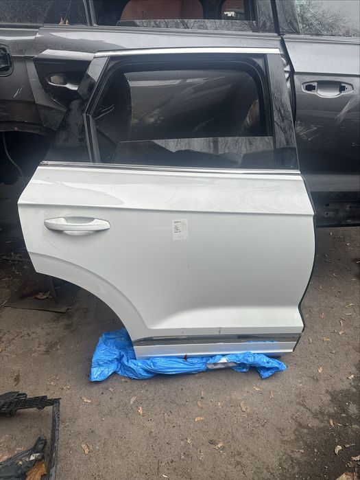 Двері задні Touareg 3. CR Туарег