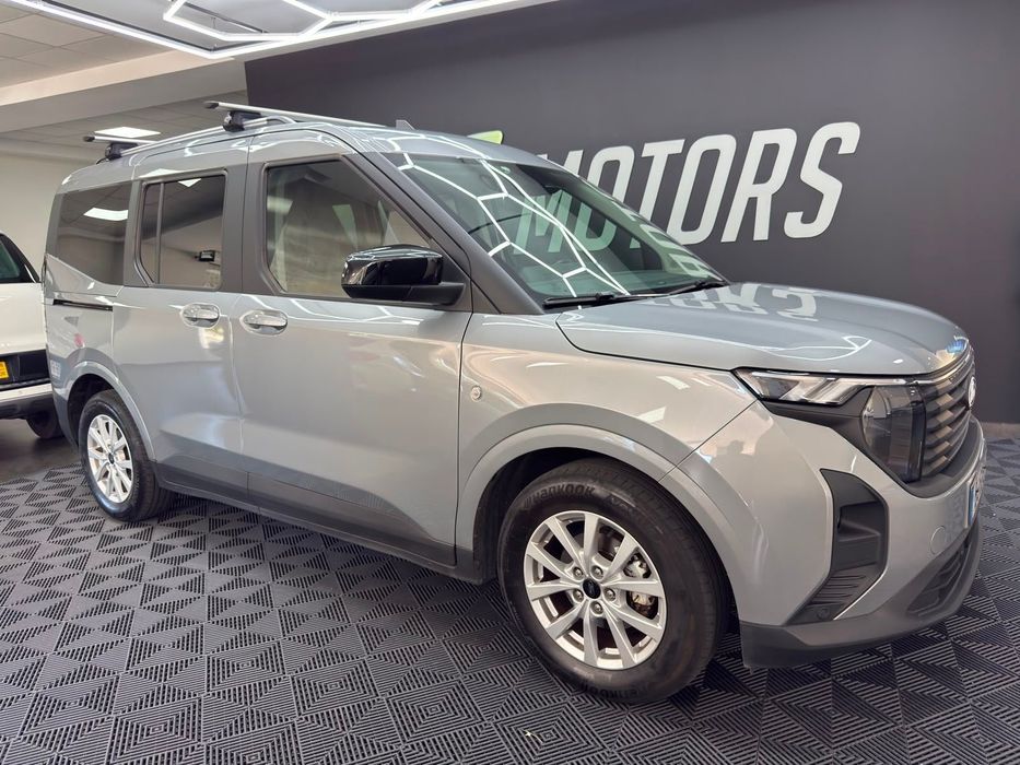 Ford Tourneo Courier 1.0 EcoBoost Titanium