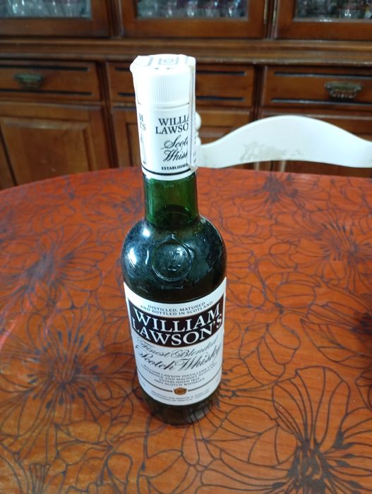 Vendo esta garrafa do wsice muito bonita bom estado