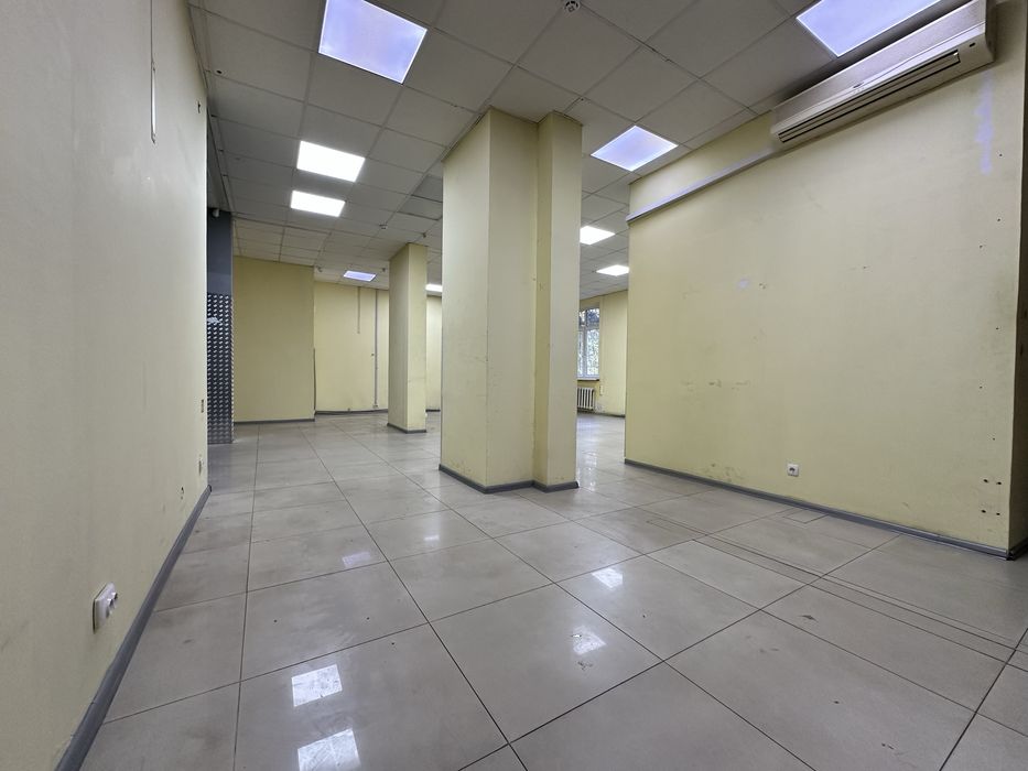 Оренда приміщення 112 м під все Ахматовой 35-А Фасад 2 входи Терміново