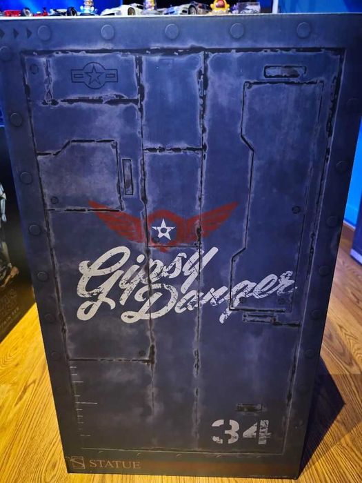 Sideshow Pacific Rim Gipsy Danger 1/4 scale statue