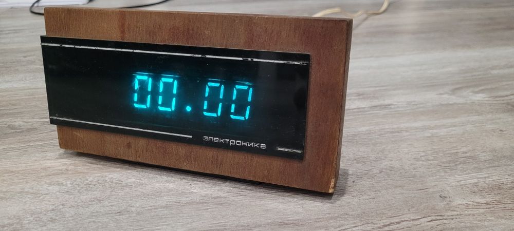 Zegar radziecki budzik cyfrowy Elektronika 6.15M