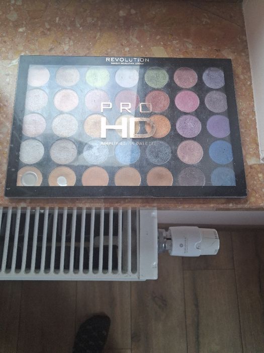 Paleta cieni revolution