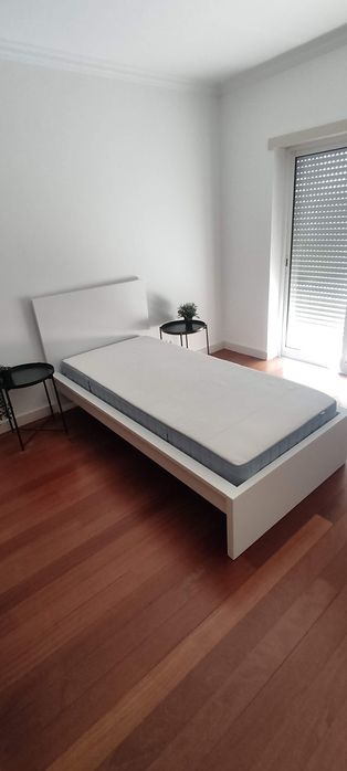 Cama Solteiro IKEA MALM