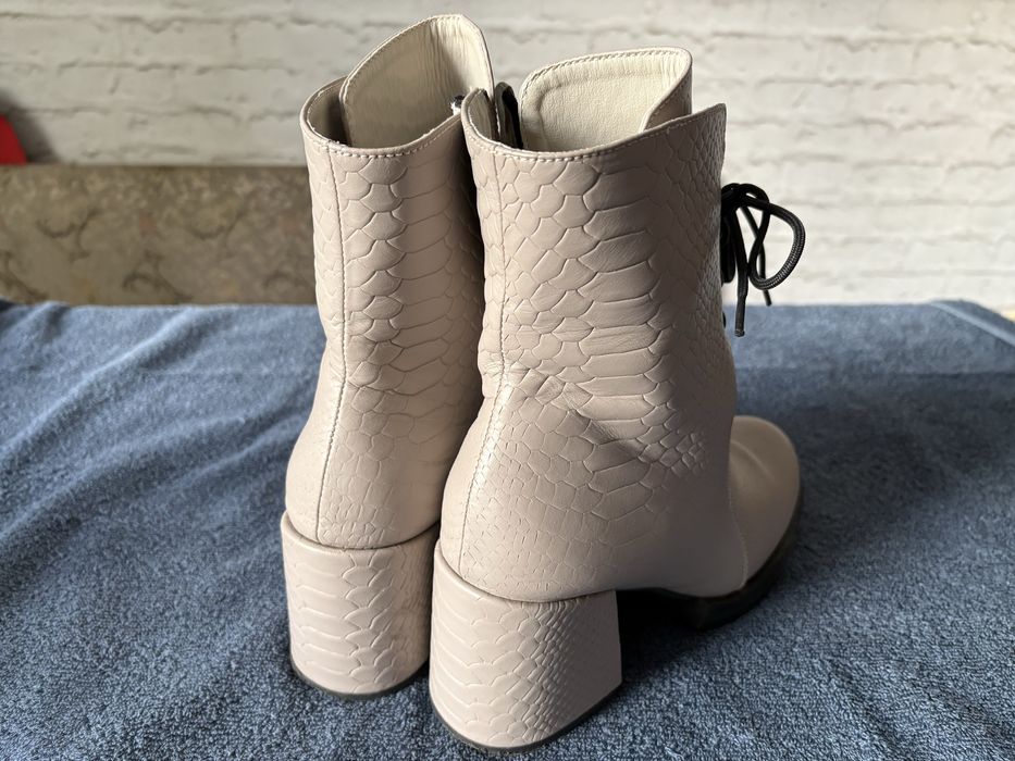 Напівчоботи жіночі