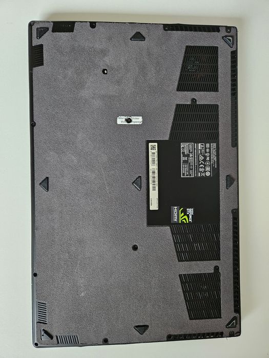 MSI GS63 7RD Stealth – Lekki laptop gamingowy (GTX 1050 / i7 / 16GB / SSD)