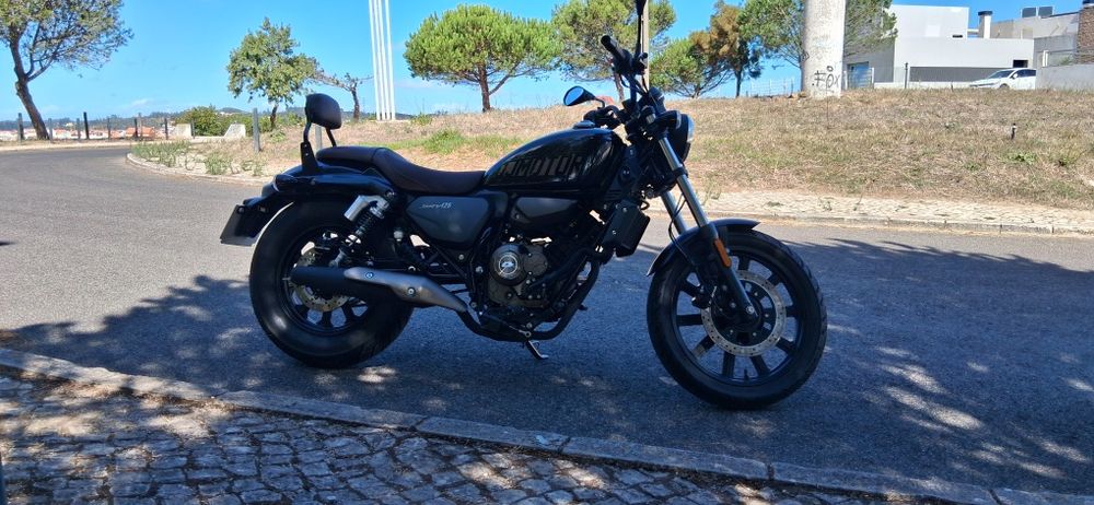 QJ Motor SRV 125 Preta Abril 2025 + Acessórios Imaculada