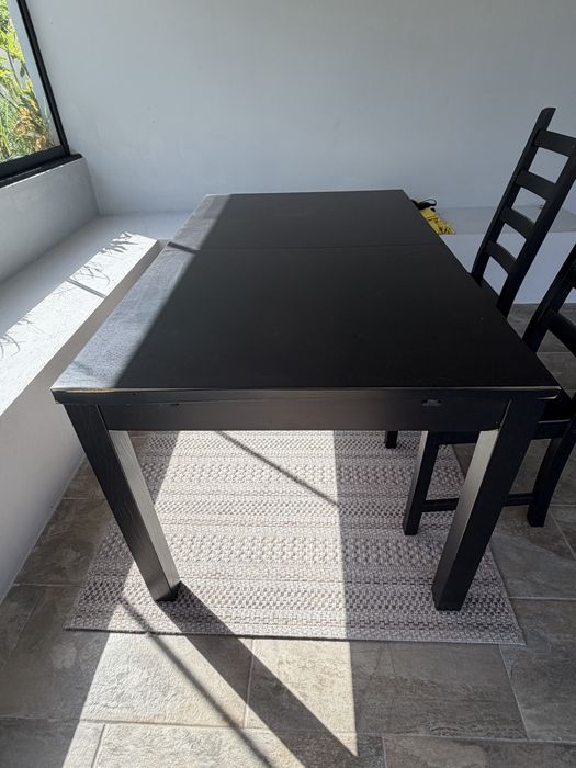 Mesa de jantar extensivel - madeira escura